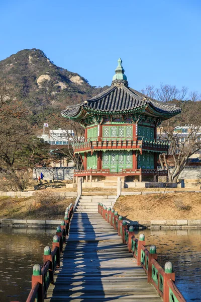 Palazzo Gyeongbokgung in autunno a Seoul, Corea del Sud — Foto Stock