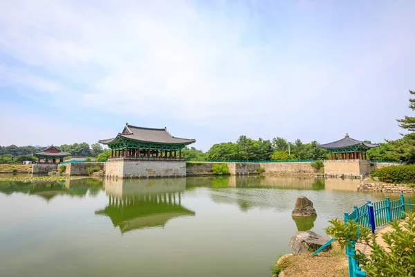 Donggung Palace e Wolji Pond em Gyeongju, Coréia — Fotografia de Stock
