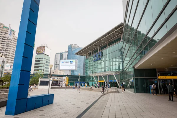 한국에서 6 월 20 일, 2017 입구의 서울 역 — 스톡 사진