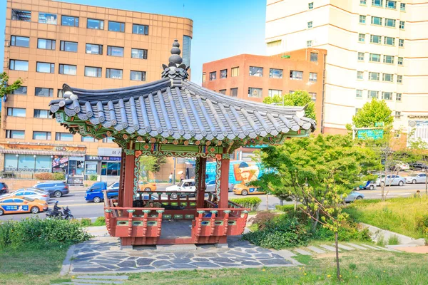 Dongdaemun Seonggwak Park in Dongdaemun district on Jun 18, 2017 — Stock Photo, Image