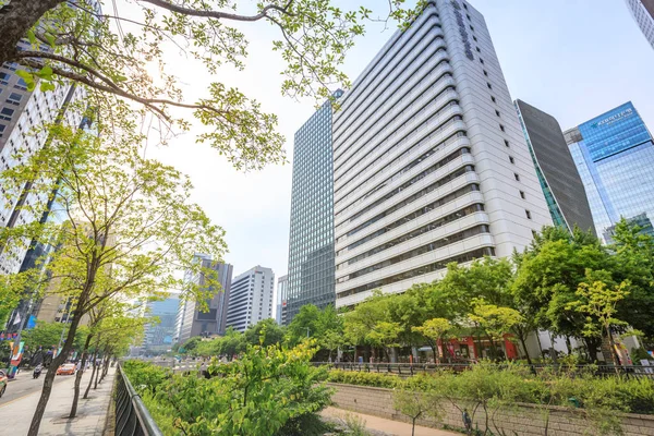 Downtown stadsbilden i Seoul 19 Jun 2017 i Jongno District, — Stockfoto