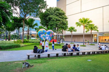 High street Fort Bonifacio üzerinde 6 Ağustos 2017 Metro Manila, Ph