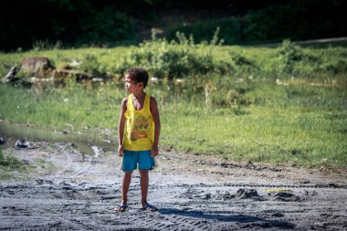 Aeta kabile portresi Mount Pinatubo Ağustos 27 yakınındaki küçük çocuk,