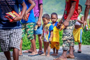 Aeta kabile çocuklar üzerinde 27 Ağustos 2017 yılında S Mount Pinatubo yakın