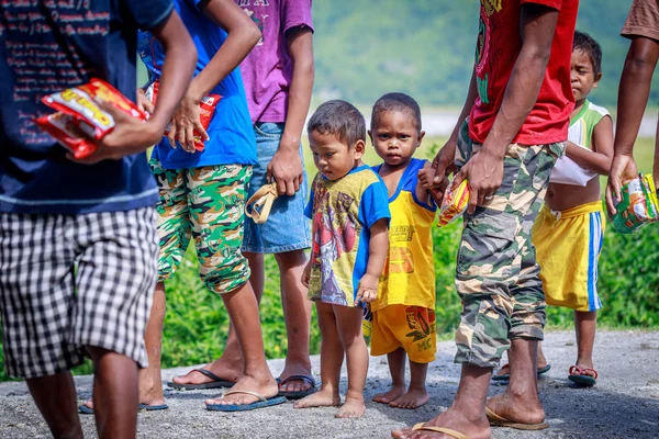 I bambini della tribù Aeta vicino al Monte Pinatubo il 27 agosto 2017 a S — Foto Stock