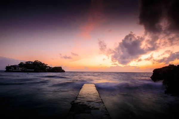 Pôr do sol sobre o mar — Fotografia de Stock