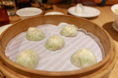 Akış domuz eti hamur tatlısı