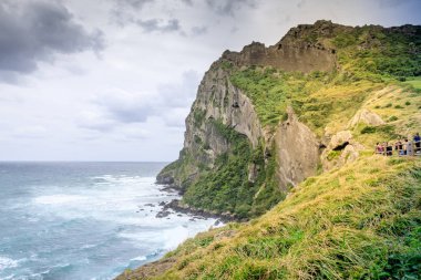 Seongsan Ilchulbong, gündoğumu tepe ve bir çalışma olduğu olarak da bilinir