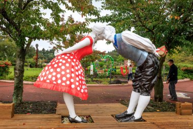 Çift Jeju Loveland Tema Parkı 7 Ekim 2 öpüşme heykel