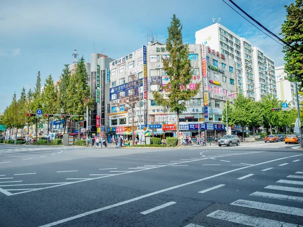 Apartamentos e edifício comercial de Sanggye-dong em 10 de outubro, 20 — Fotografia de Stock
