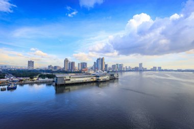 Şehir manzarası, Manila Harbor'da üzerinde 21 Kasım 2017 Manila bağlantı noktası,