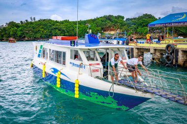 Boracay Caticlan iskele limanda tekne