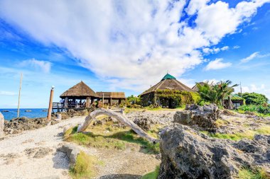 Crystal Cove turist Island hop çeken küçük bir adadır