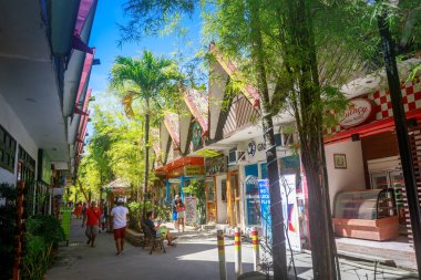 D Mall Hediyelik eşya dükkanı Boracay, Aklan, Filipinler