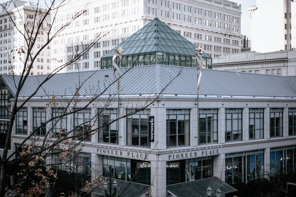 Portland, Oregon 'da Pioneer Place Alışveriş Merkezi Binası — Stok fotoğraf
