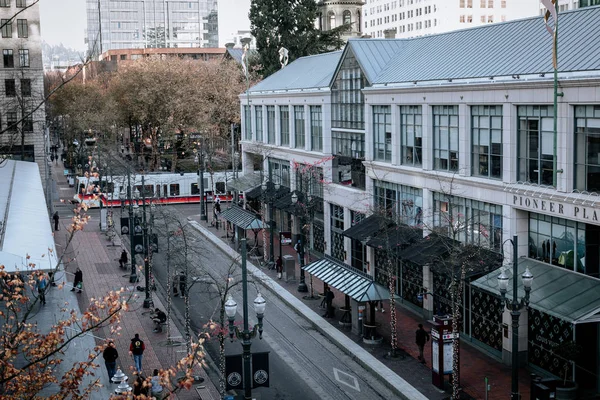 Oregon 'daki Pioneer Place alışveriş merkezinin yakınındaki Portland' ın en iyi manzarası. — Stok fotoğraf