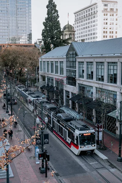Oregon 'daki Pioneer Place alışveriş merkezinin yakınındaki Portland' ın en iyi manzarası. — Stok fotoğraf