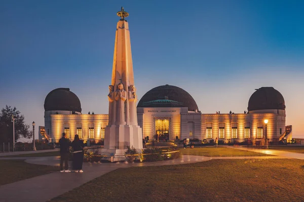 Los Ángeles California Febrero 2020 Monumento Los Astrónomos Frente Observatorio — Foto de Stock