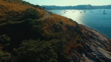 Havadan görünümü. Sahile giden yol. Nai Harn. Phuket. Tayland