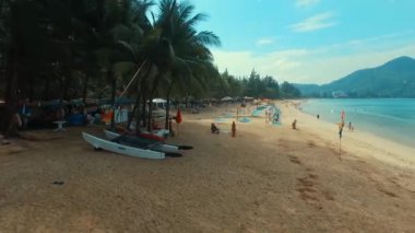 Phuket, Tayland 5 Şubat 2016: Anteni: sahilden dışarı uçarak.