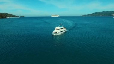 Phuket, Tayland Desember 15, 2015: Anteni: yolcu gemi ve deniz gemisi cruise.