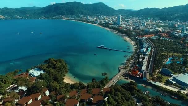 Aerial: Flight to the Patong beach. — Stock Video