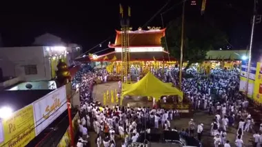 Phuket, Tayland 7 Ekim, 2016:Aerial:Vegetarian Festivali. Merdiven, keskin adımları.