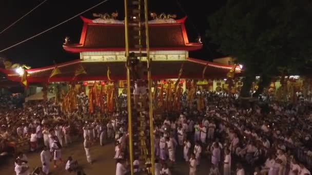 Phuket, Tayland 7 Ekim, 2016:Aerial:Vegetarian Festivali. Keskin adımları. — Stok video