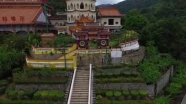 Penang, Malezya 14 Ekim 2016: Anteni: Kek Lok Si Tapınağı uçan.