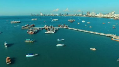 Anteni: Pattaya seaport birçok tekne ile.