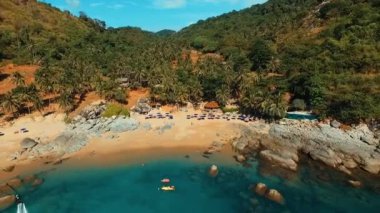 Anteni: Flyboard ve plajda jetski.