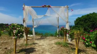 Hava: düğün kapıdan denize uçan.