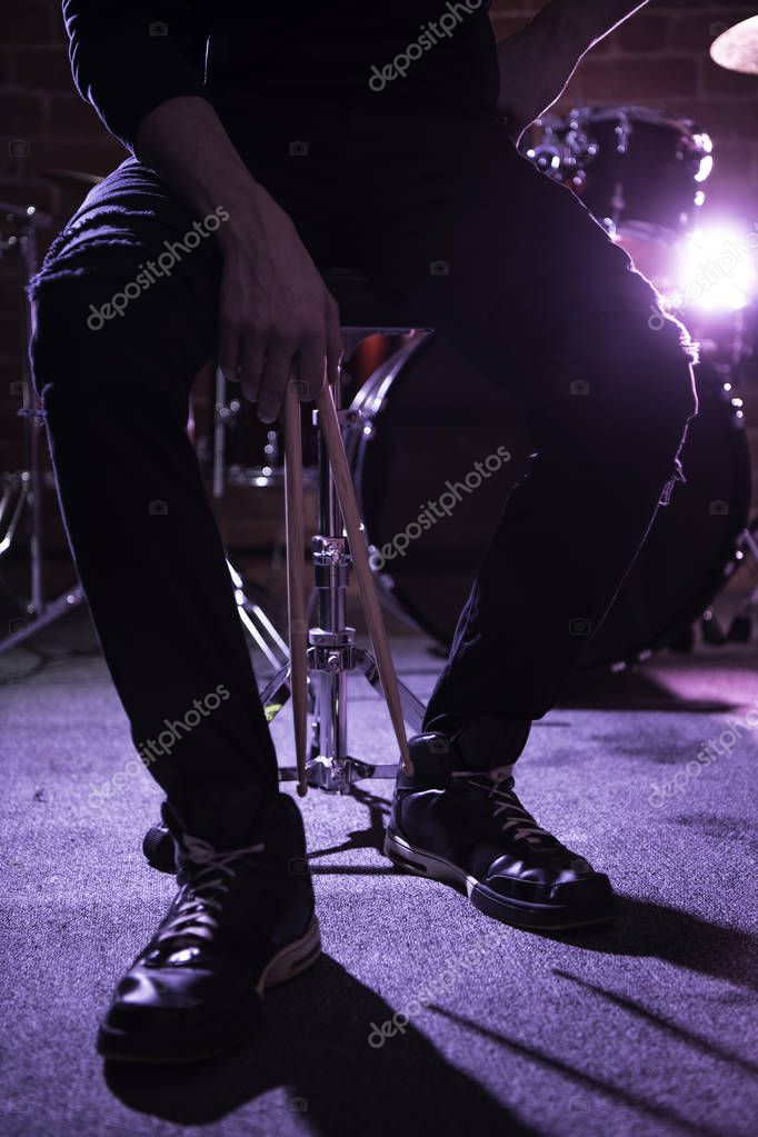 Close up of Drummer hands holding drumstick and sitting next to — Stock