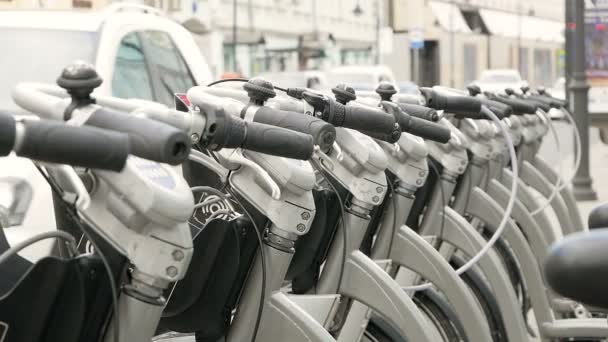 Zaparkované motocykly k pronájmu — Stock video