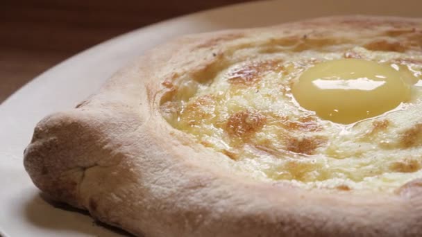 Prato tradicional georgiano khachapuri — Vídeo de Stock