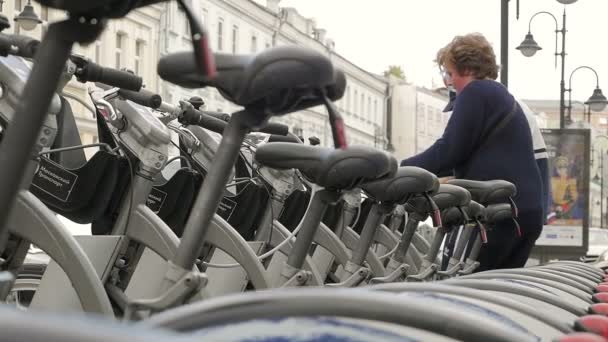 Location de vélos pour garçons — Video