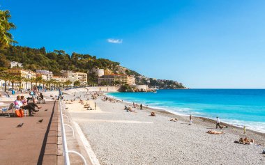 Plaj ve Promenade des Anglais'e Nice