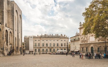 Papa'nın Saray Meydanı Avignon