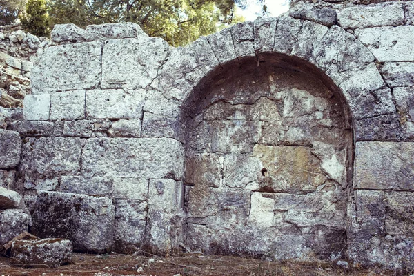 Руины древнеримских акведуков — стоковое фото