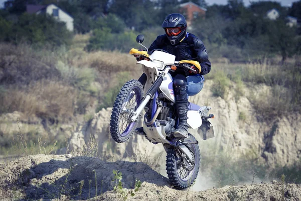 Enduro motorcykel racing  . - Stock-foto