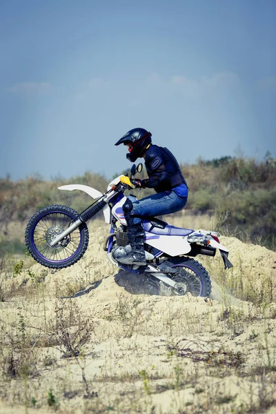 Corrida de motocicleta Enduro  . — Fotografia de Stock