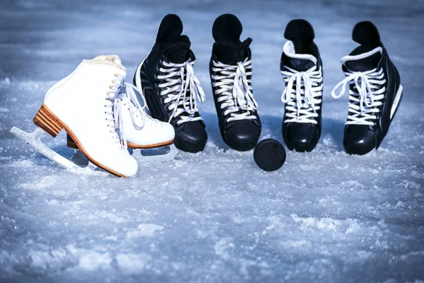 Skates for winter sports in the open air on the ice. — Stock Photo, Image