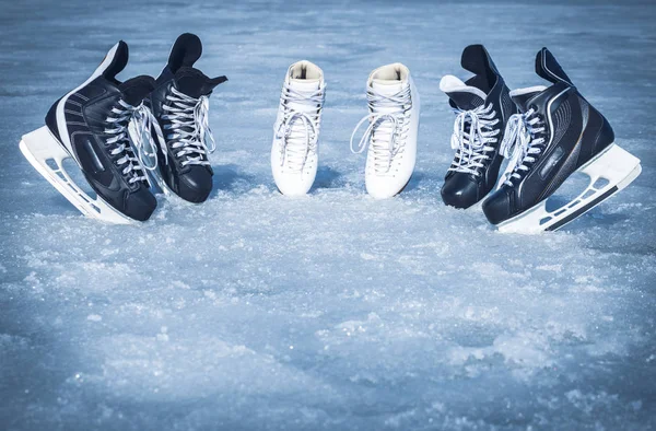 Skates for winter sports in the open air on the ice. — Stock Photo, Image