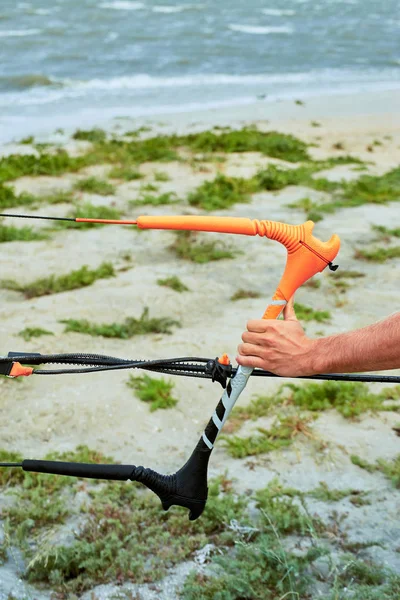 Patinaje de verano sobre kitesurf en verano . — Foto de Stock