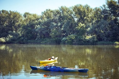 Yaz aylarında nehir Kano gezisinde.