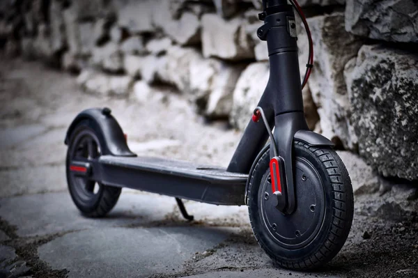 A scooter elétrica é o meio mais amigo do ambiente — Fotografia de Stock