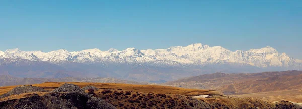 Hermoso Paisaje Las Montañas Con Picos Nevados Las Montañas Del — Foto de Stock