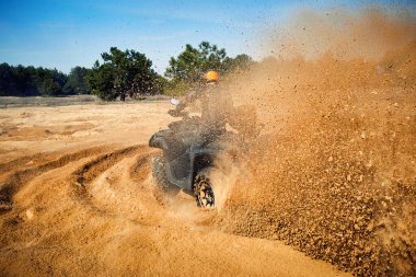 Güçlü dört kiralama zor kum üzerine yaz aylarında yarış..