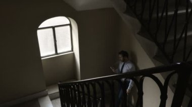  açılış yöneticileri e-posta telefon ve sigara denetler