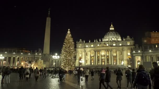 Η ομορφιά της Βασιλικής του Αγίου Πέτρου κατά τη διάρκεια των Χριστουγέννων — Αρχείο Βίντεο